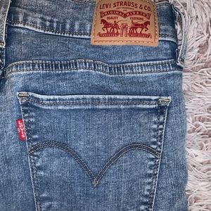 Levi’s Super Skinny Jeans *ONLY WORN ONCE*